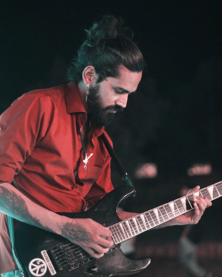 A Complete Beginner’s Guide : Unlocking the Power of the Minor Scale